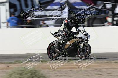 media/Oct-05-2025-CVMA (Sun) [[beeef4f201]]/Race 2-Supersport Middleweight/